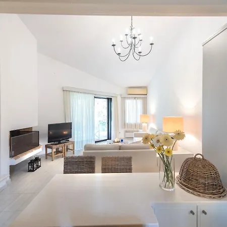 Armonia By Halu! In Sani With Shared Pool